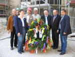 Bauleute, Architekt und Mitglieder von Vorstand und Stiftungsrat der Stiftung KOLPING - FORUM Paderborn
